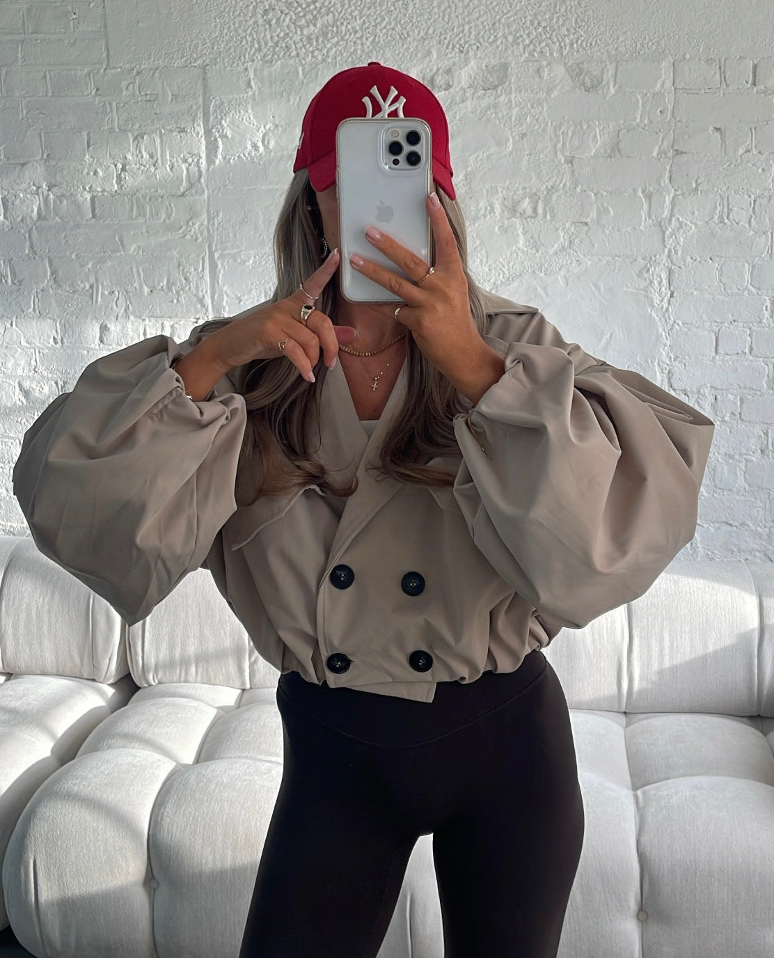 Trench Cropped de Manga Globo en Color Crema