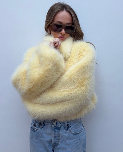Chaqueta Faux Fur Luxe en Tono Butter