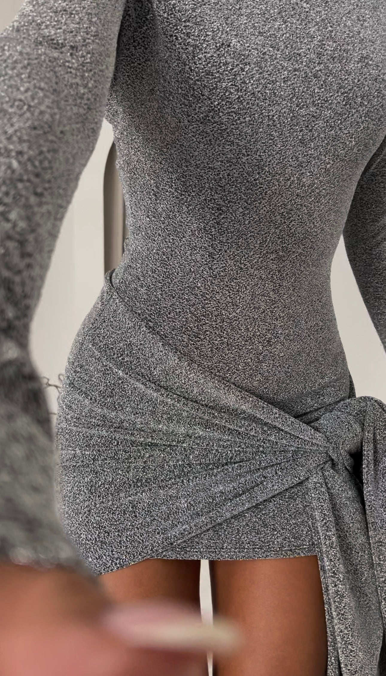 Vestido Aspen Shimmer Tie en Plata