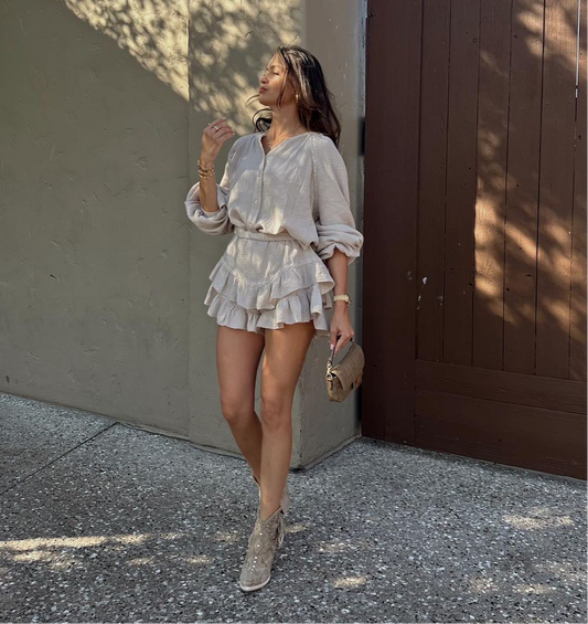 Conjunto Riviera Frill en Tono Taupe