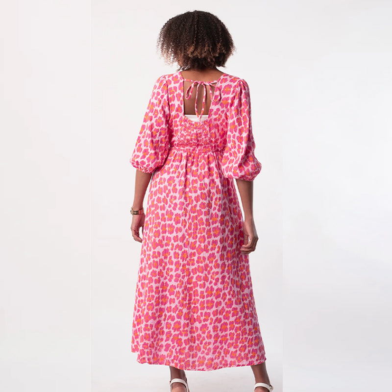 Vestido de mujer con cuello en V y estampado