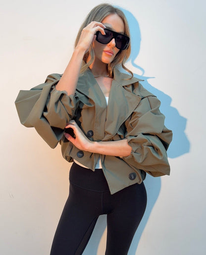 Trench Cropped de Manga Globo en Color Khaki