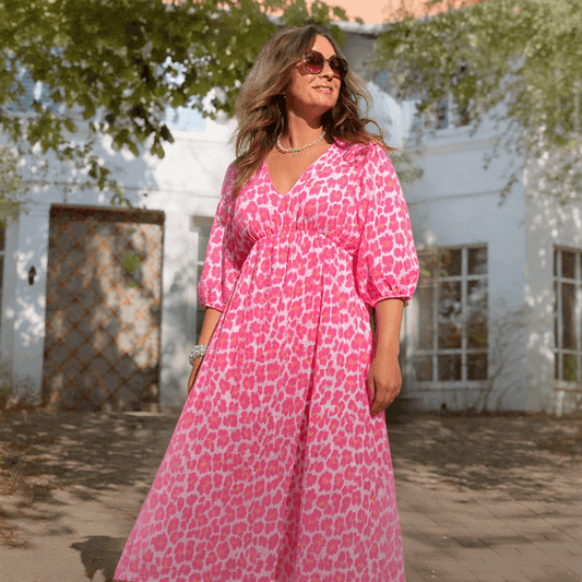 Vestido de mujer con cuello en V y estampado