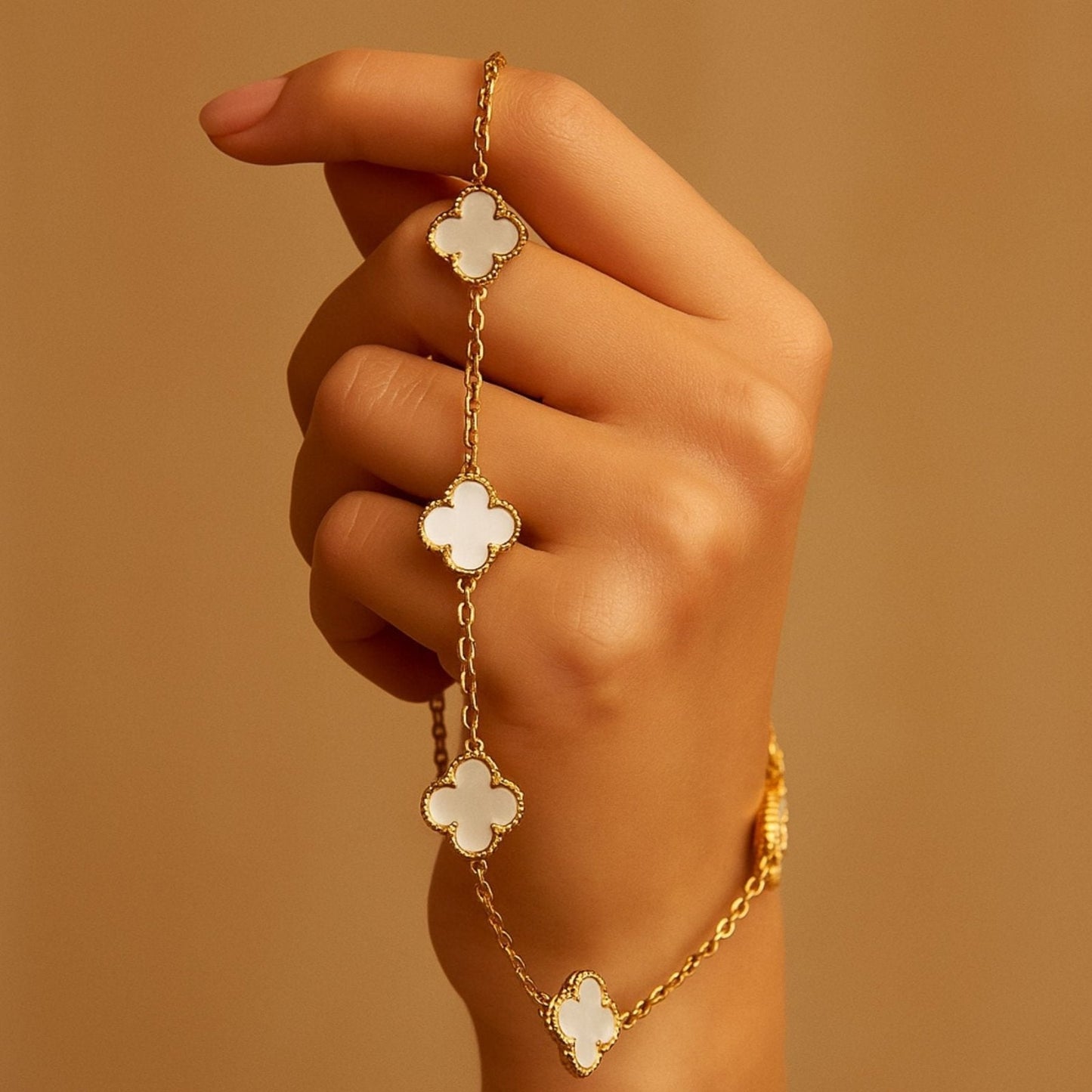 LUCKY AURA™ | Collar de Trébol de Cuatro Hojas en Oro