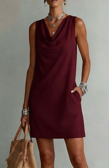Vestido entallado con cuello barco